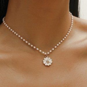 Daisey & Pearl Necklace